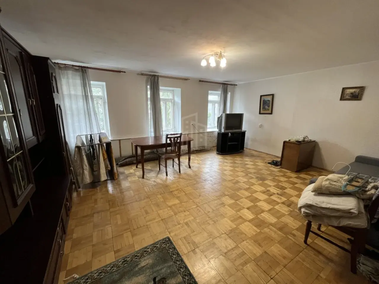 трехкомнатная квартира в Санкт-Петербурге по адресу: 13-я Красноармейская ул., 13