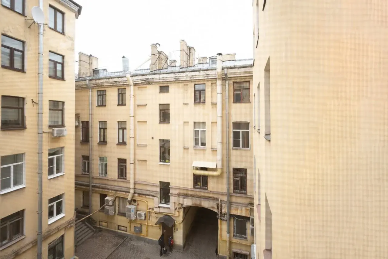 двухкомнатная квартира в Санкт-Петербурге по адресу: Малая Садовая ул., 3/54