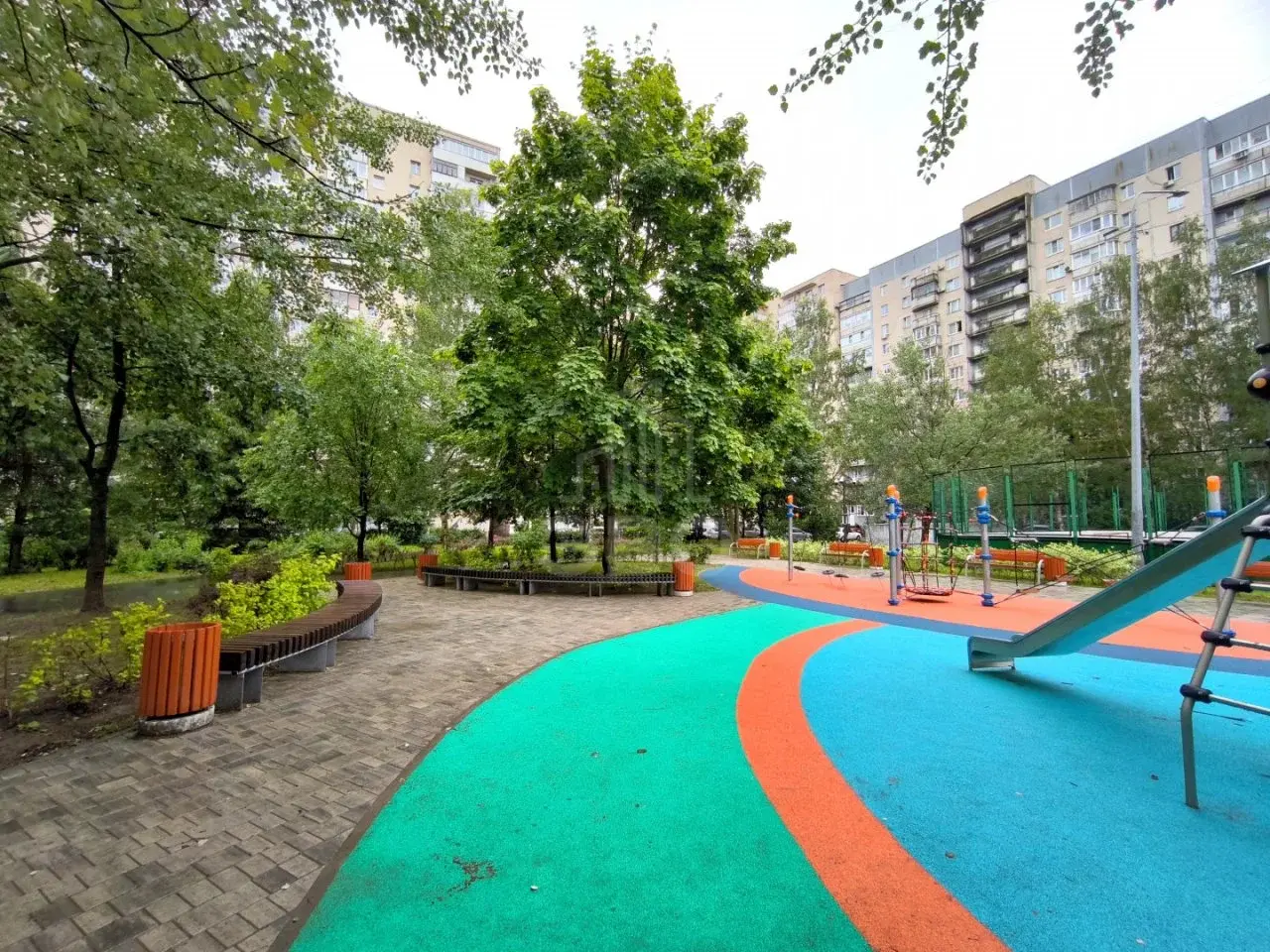 трехкомнатная квартира в Санкт-Петербурге по адресу: Савушкина ул., 118