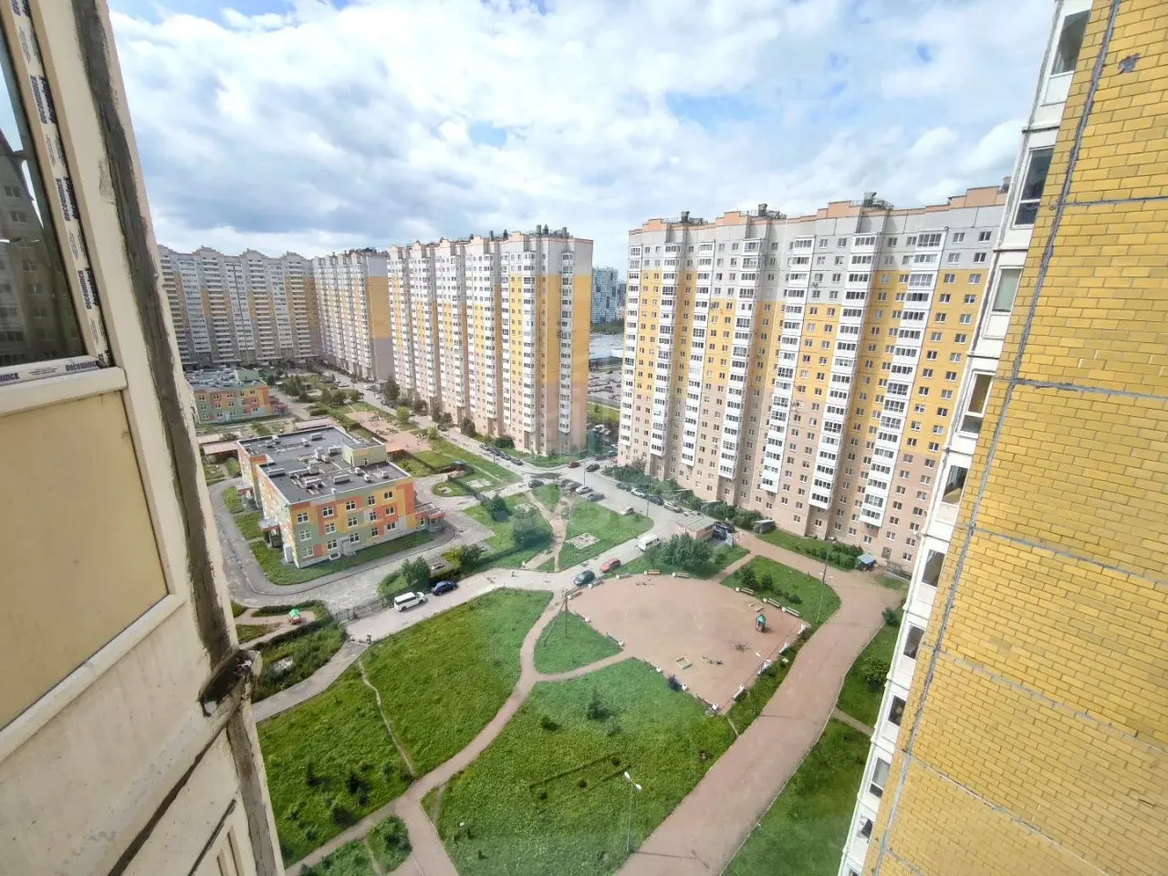 трехкомнатная квартира в Санкт-Петербурге по адресу: Парашютная ул., 58