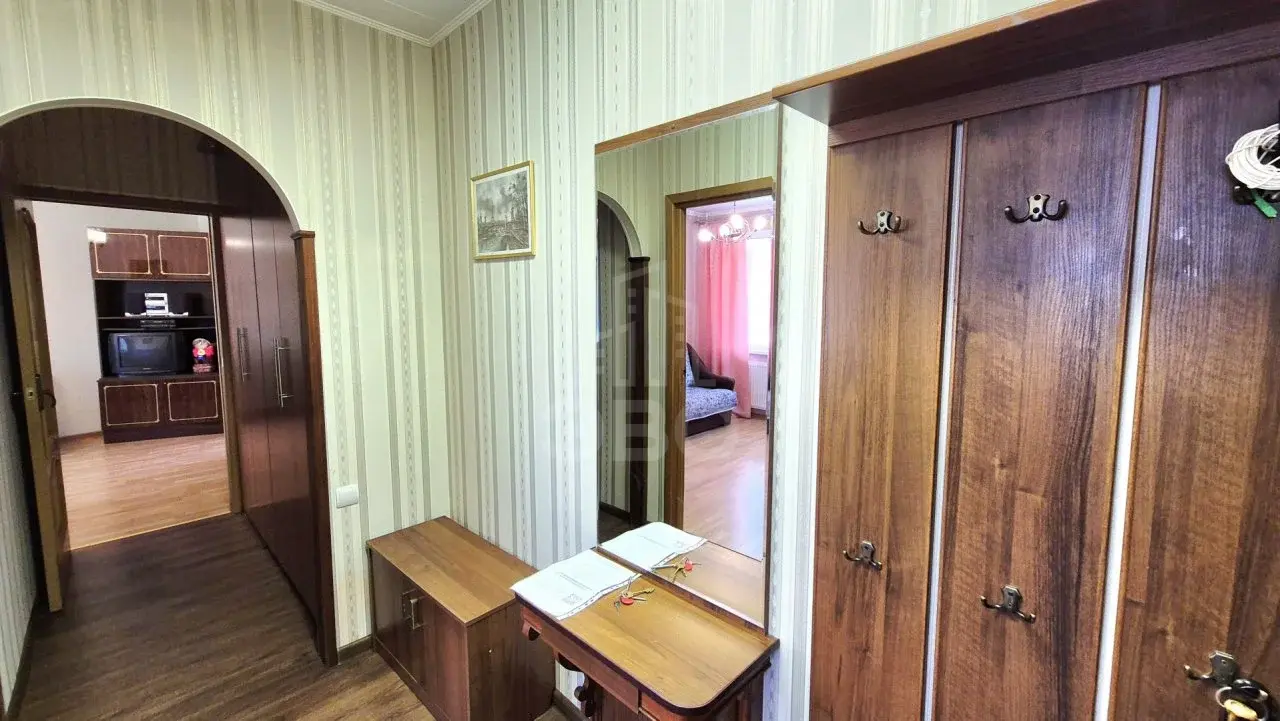 трехкомнатная квартира в Санкт-Петербурге по адресу: Парашютная ул., 4, к 1