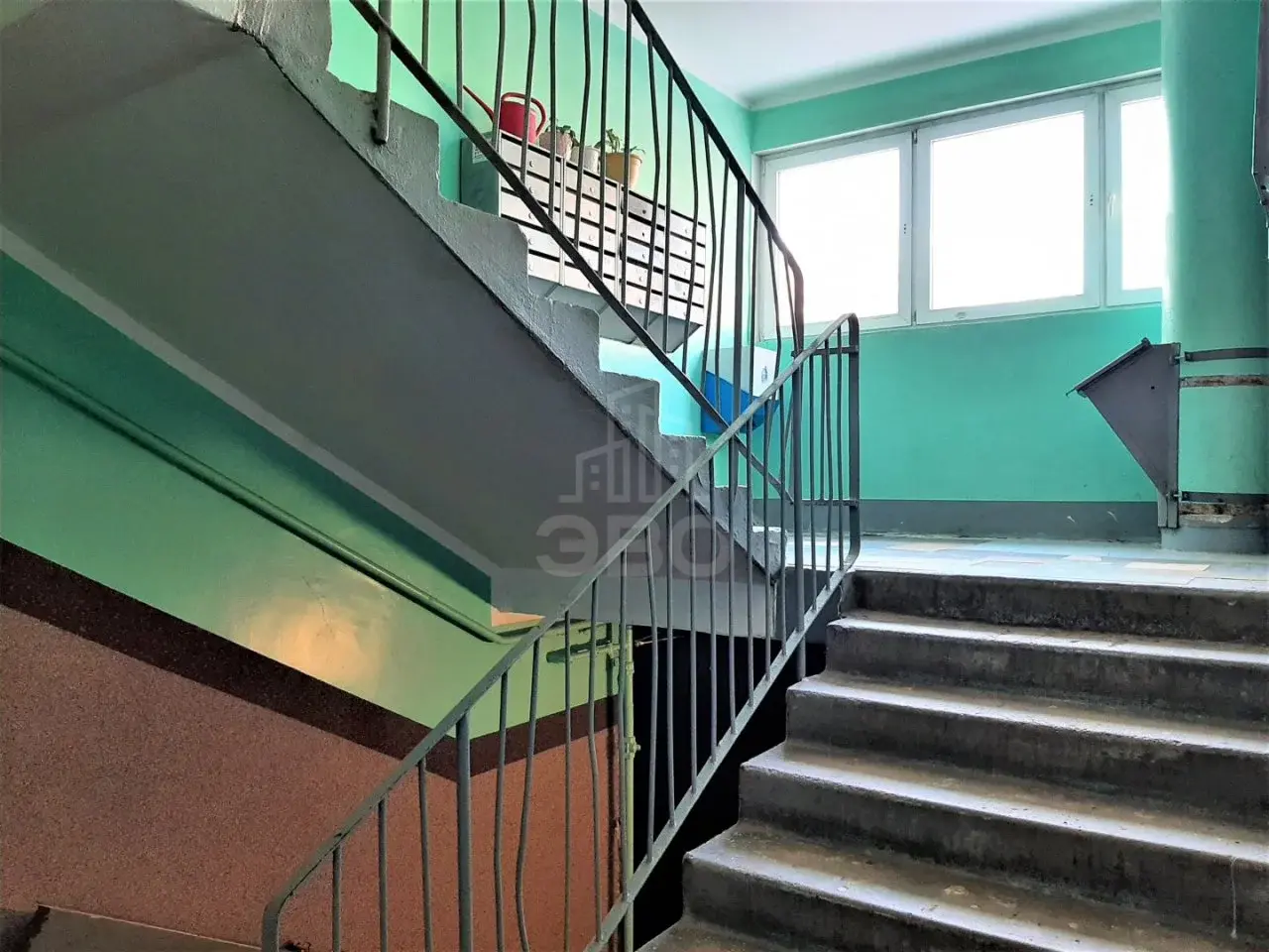 трехкомнатная квартира в Санкт-Петербурге по адресу: Парашютная ул., 4, к 1
