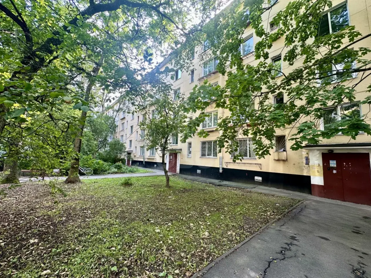 трехкомнатная квартира в Санкт-Петербурге по адресу: Ленинский проспект, 125, к 3