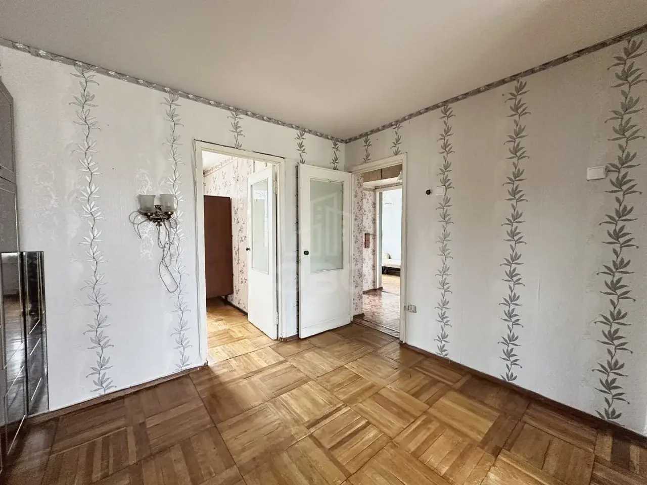 трехкомнатная квартира в Санкт-Петербурге по адресу: Ленинский проспект, 125, к 3