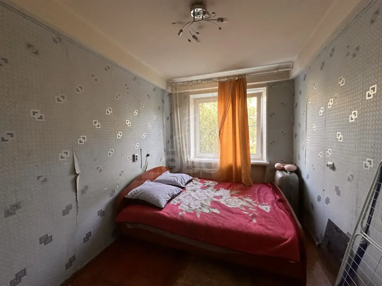 трехкомнатная квартира в Санкт-Петербурге по адресу: Ленсовета ул., 73, к 2