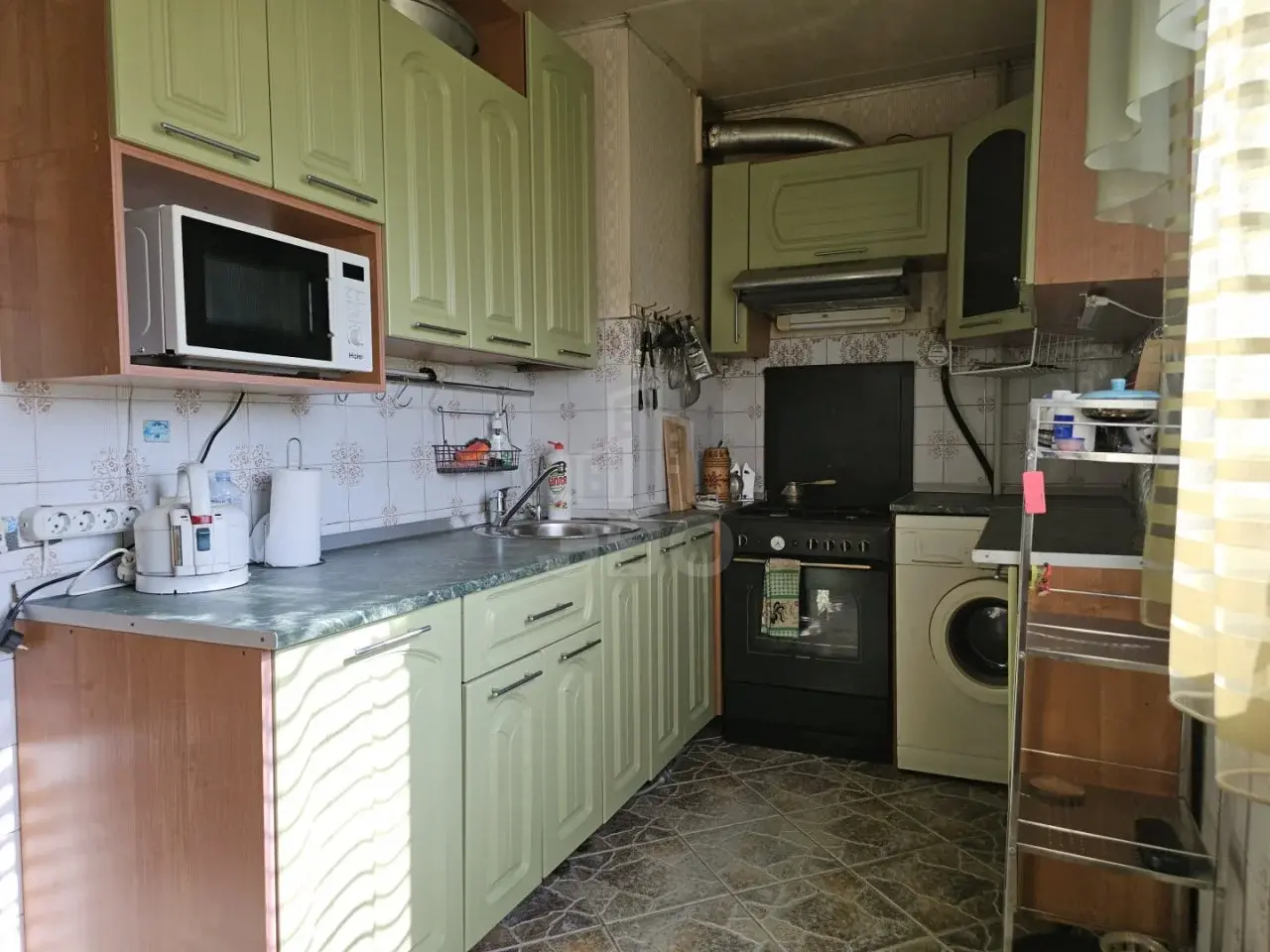 трехкомнатная квартира в Санкт-Петербурге по адресу: Загребский б-р., 23, к 2, литера А