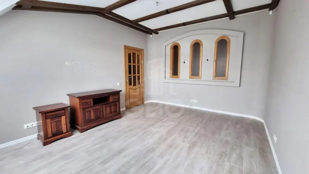 трехкомнатная квартира в Санкт-Петербурге по адресу: Константиновский проспект, 26б