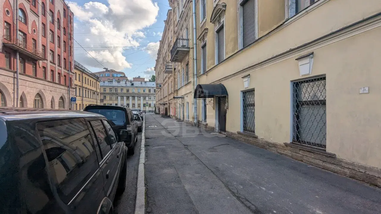 однокомнатная квартира в Санкт-Петербурге по адресу: Сапёрный пер., 21