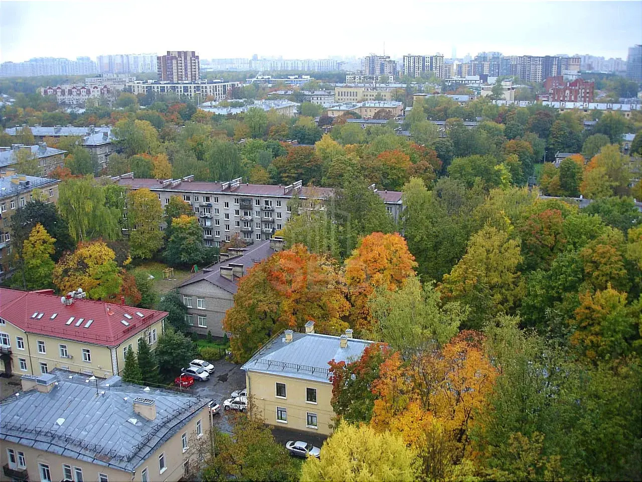 трехкомнатная квартира в Санкт-Петербурге по адресу: Гаврская ул., 15