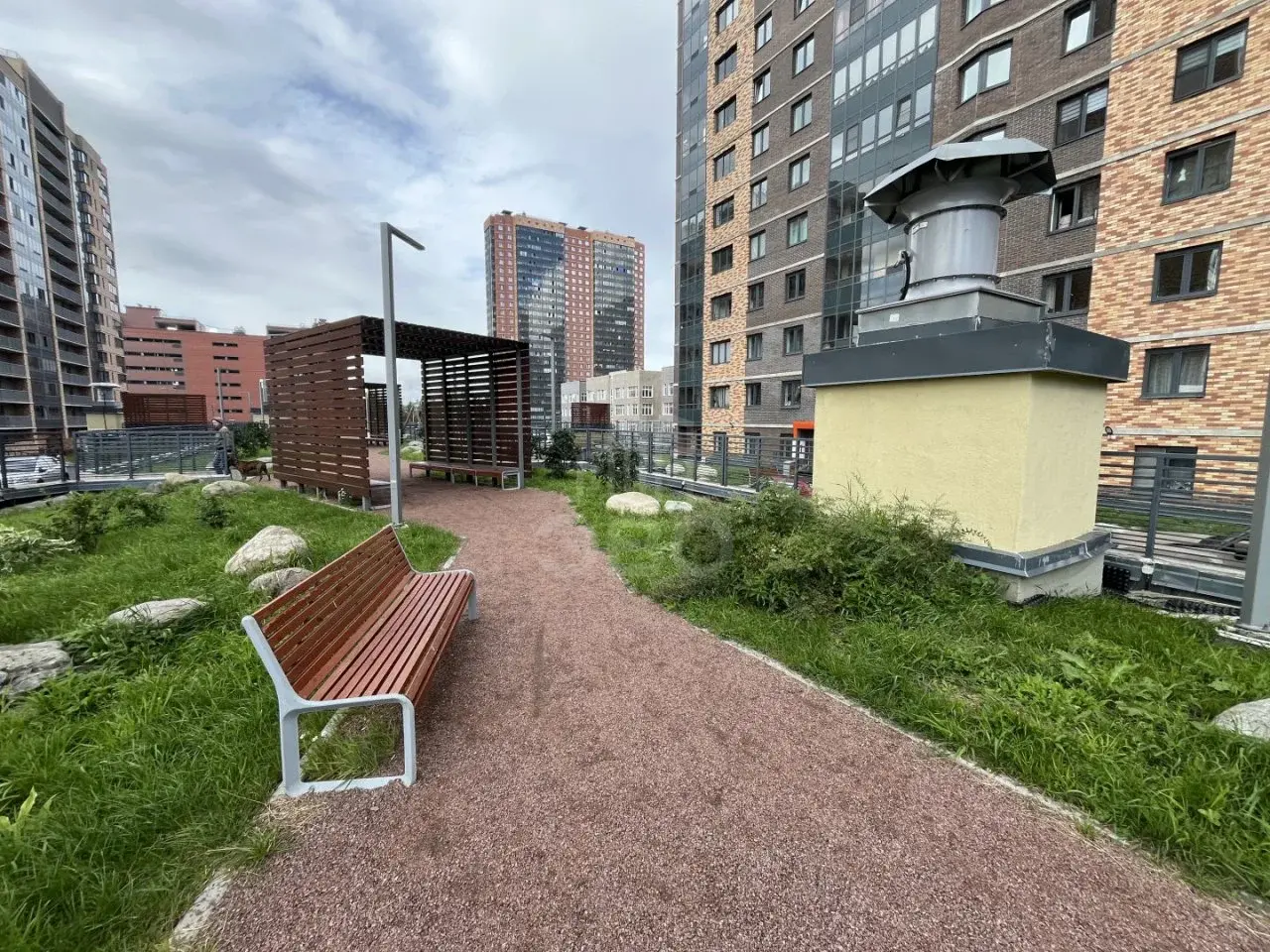 трехкомнатная квартира в Санкт-Петербурге по адресу: Заречная ул., 36, строение 1