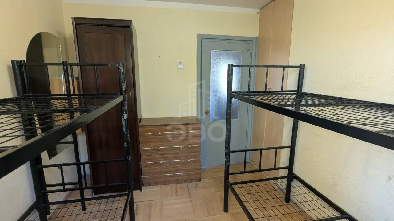 трехкомнатная квартира в Санкт-Петербурге по адресу: Червонного Казачества ул., 20