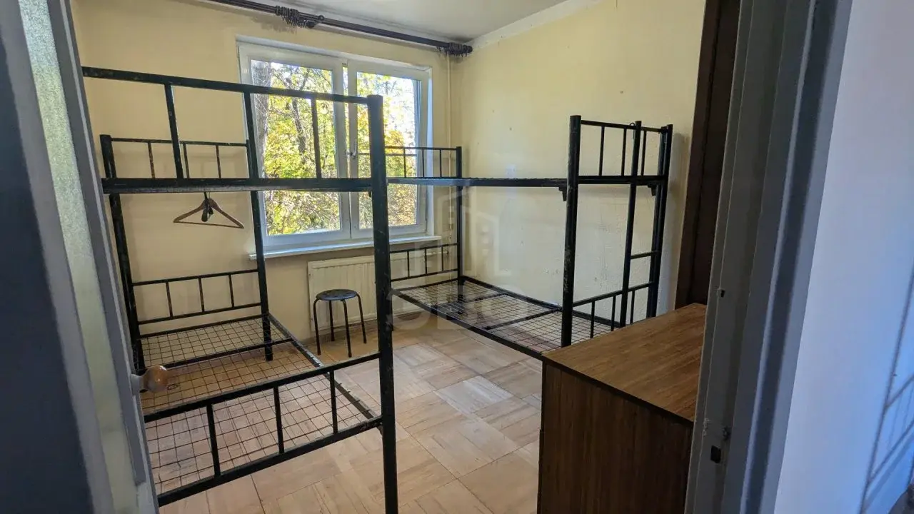 трехкомнатная квартира в Санкт-Петербурге по адресу: Червонного Казачества ул., 20