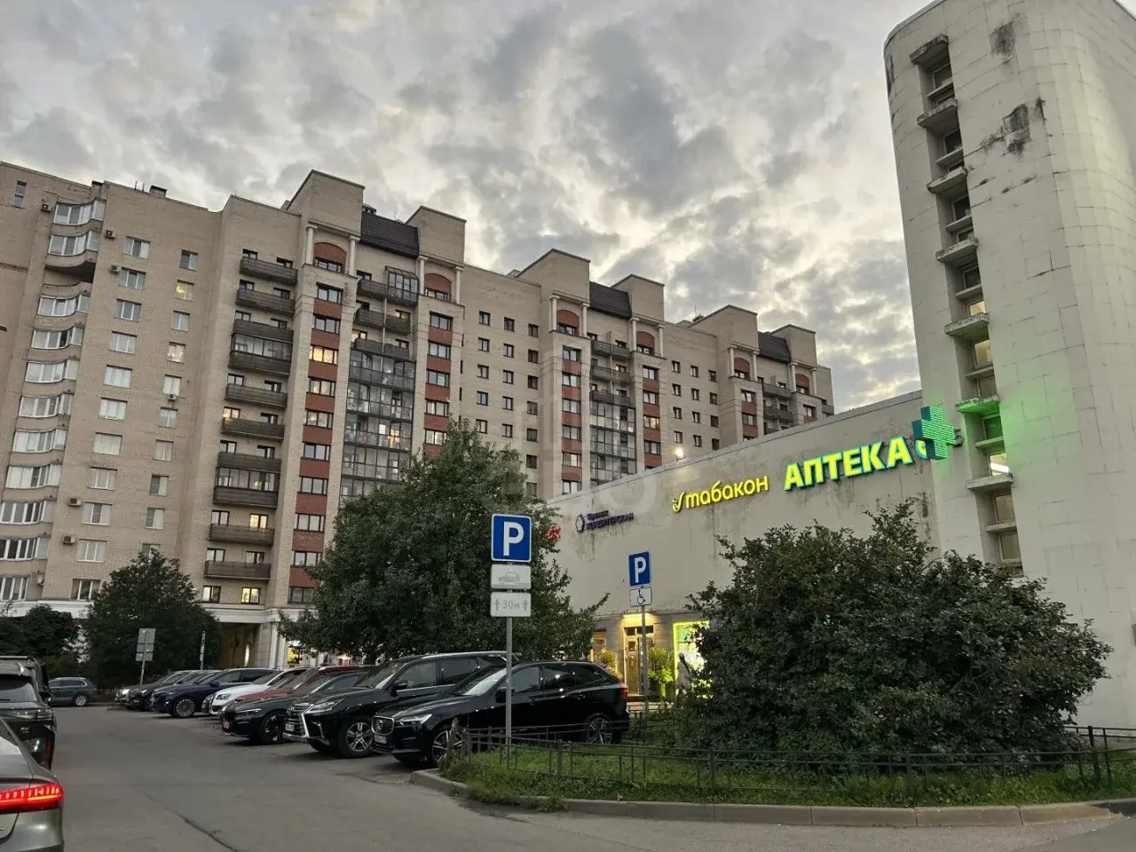 двухкомнатная квартира в Санкт-Петербурге по адресу: Нахимова ул., 11