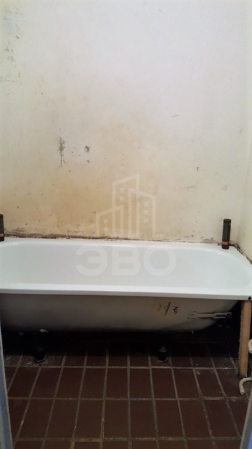 трехкомнатная квартира в Санкт-Петербурге по адресу: Оборонная ул., 26