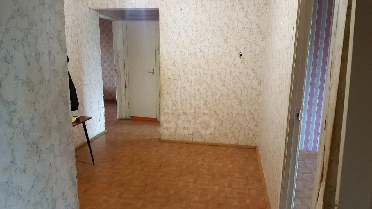 трехкомнатная квартира в Санкт-Петербурге по адресу: Оборонная ул., 26