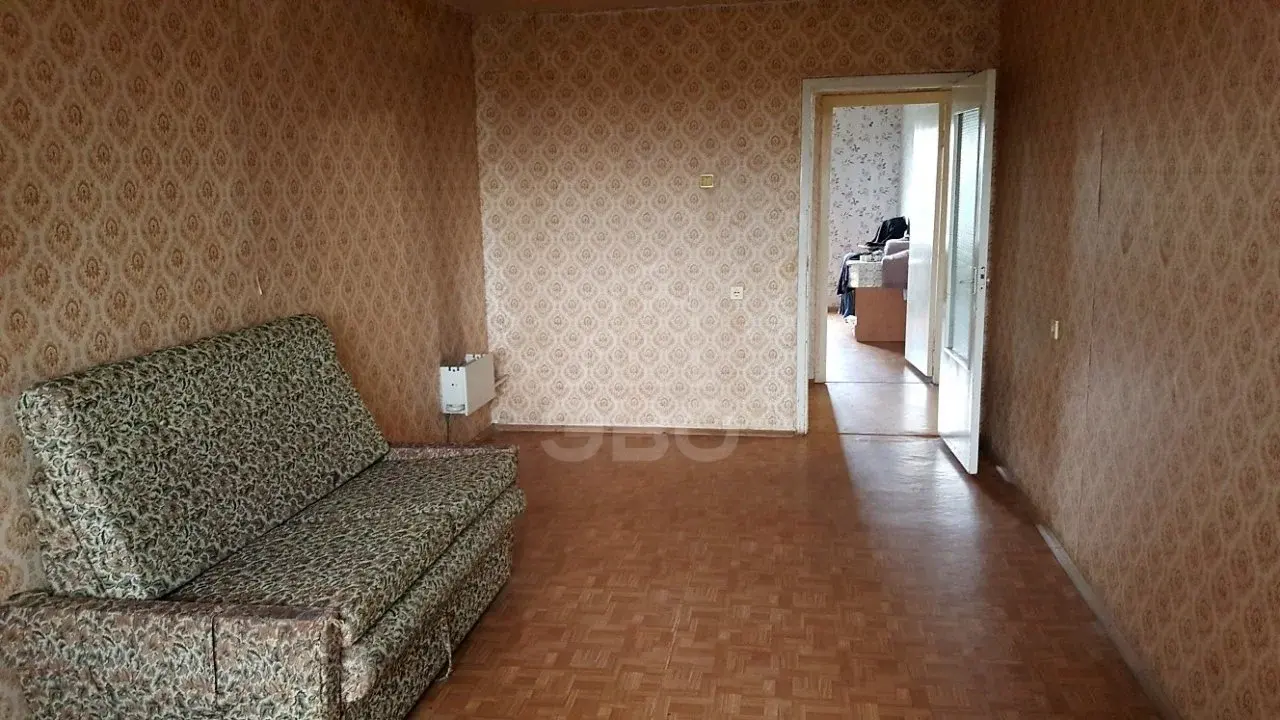 трехкомнатная квартира в Санкт-Петербурге по адресу: Оборонная ул., 26