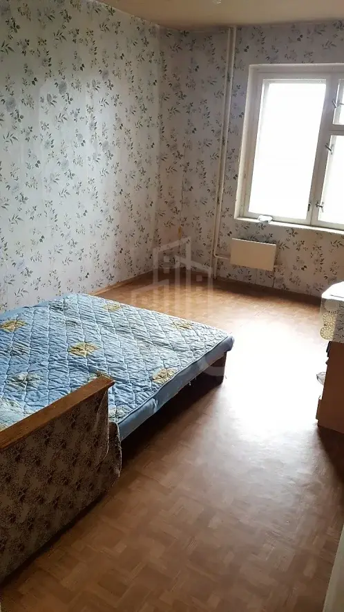 трехкомнатная квартира в Санкт-Петербурге по адресу: Оборонная ул., 26