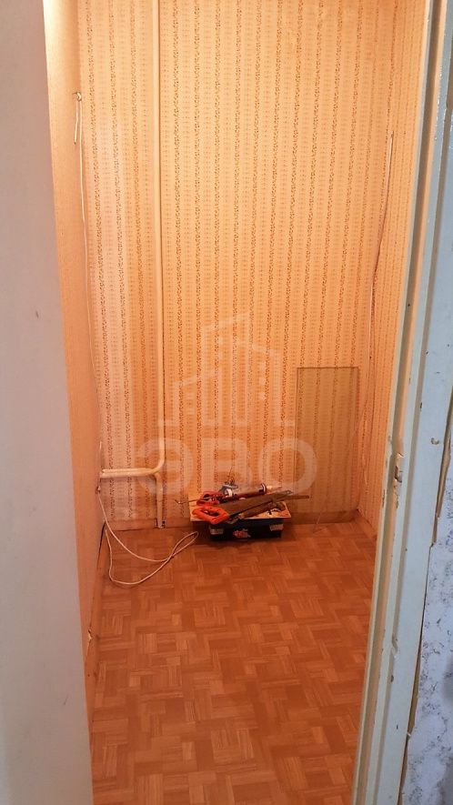 трехкомнатная квартира в Санкт-Петербурге по адресу: Оборонная ул., 26