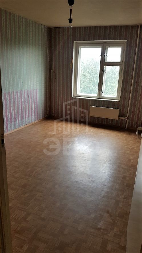 трехкомнатная квартира в Санкт-Петербурге по адресу: Оборонная ул., 26