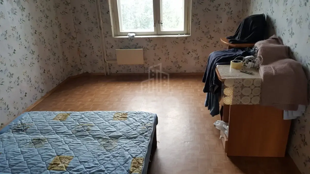 трехкомнатная квартира в Санкт-Петербурге по адресу: Оборонная ул., 26