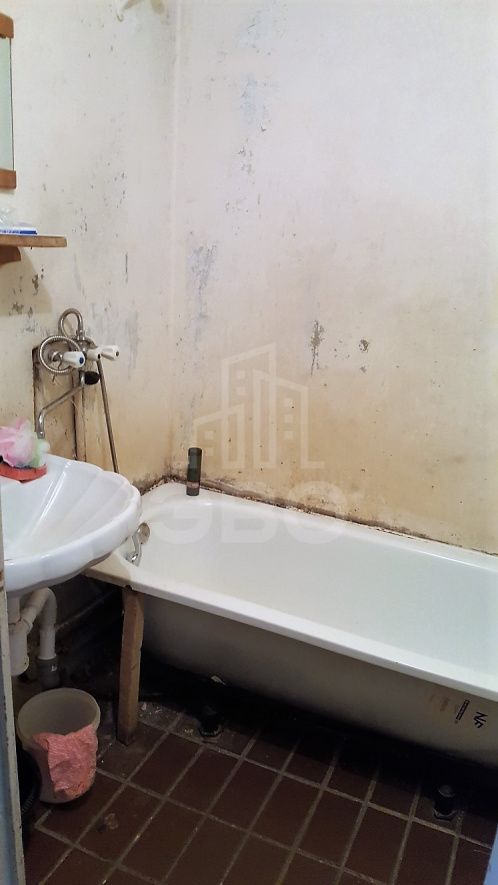 трехкомнатная квартира в Санкт-Петербурге по адресу: Оборонная ул., 26