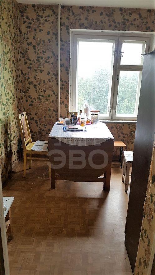 трехкомнатная квартира в Санкт-Петербурге по адресу: Оборонная ул., 26