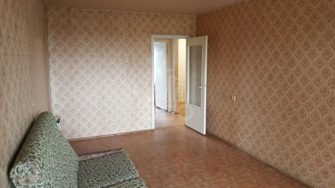трехкомнатная квартира в Санкт-Петербурге по адресу: Оборонная ул., 26