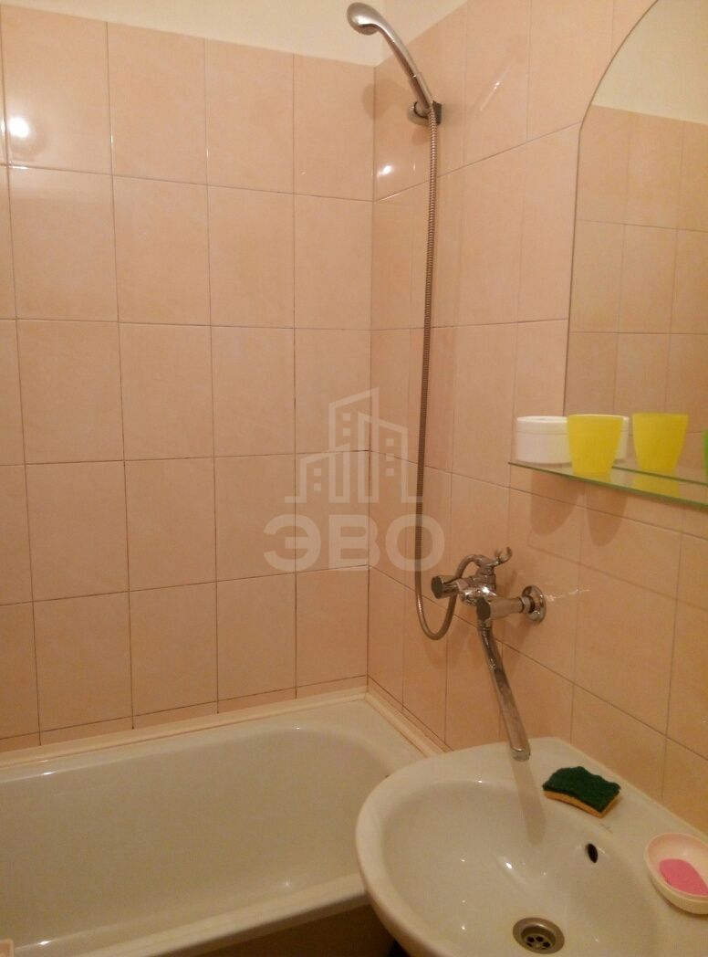 комната в Санкт-Петербурге по адресу: Подвойского ул., 33, к 1