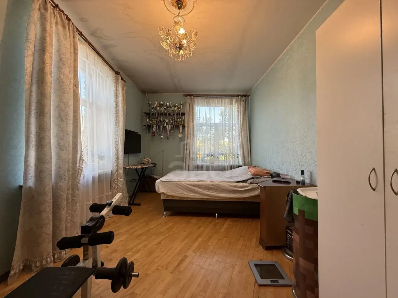 трехкомнатная квартира в Санкт-Петербурге по адресу: Харченко ул., 3