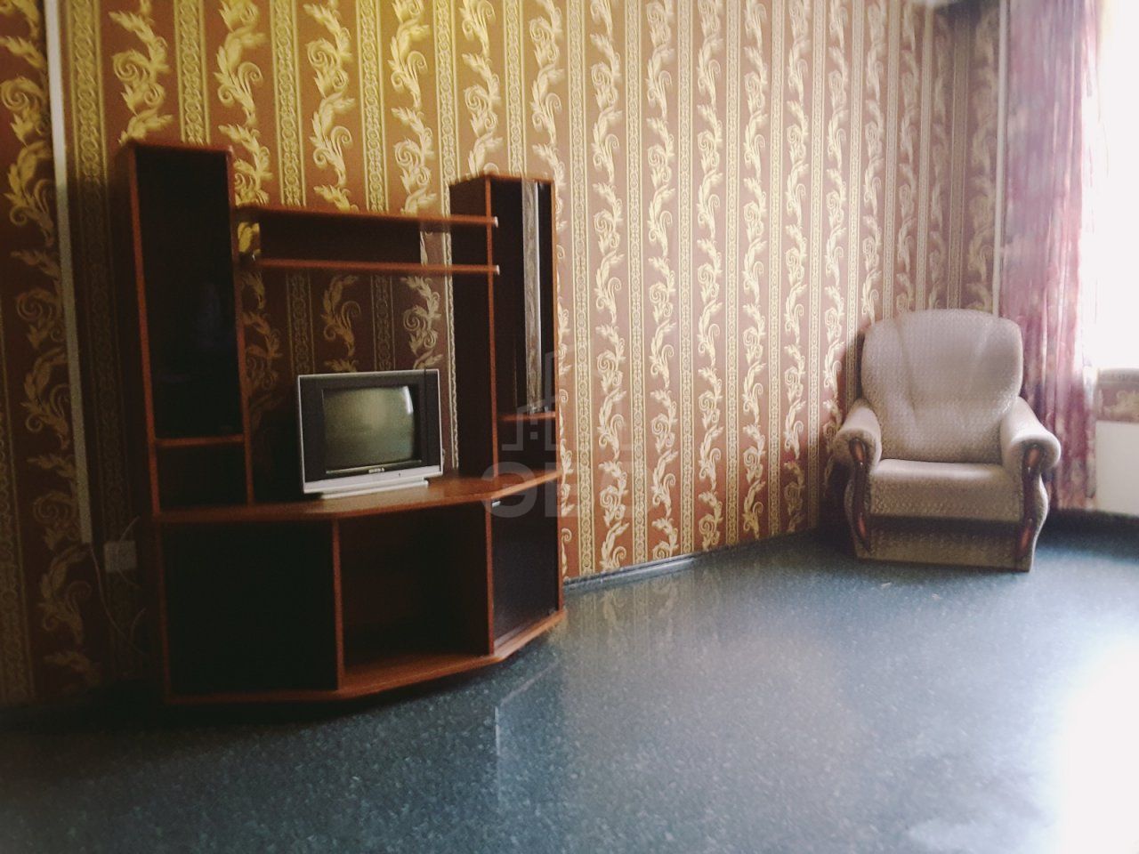 трехкомнатная квартира в Санкт-Петербурге по адресу: Ударников пр-кт., 33