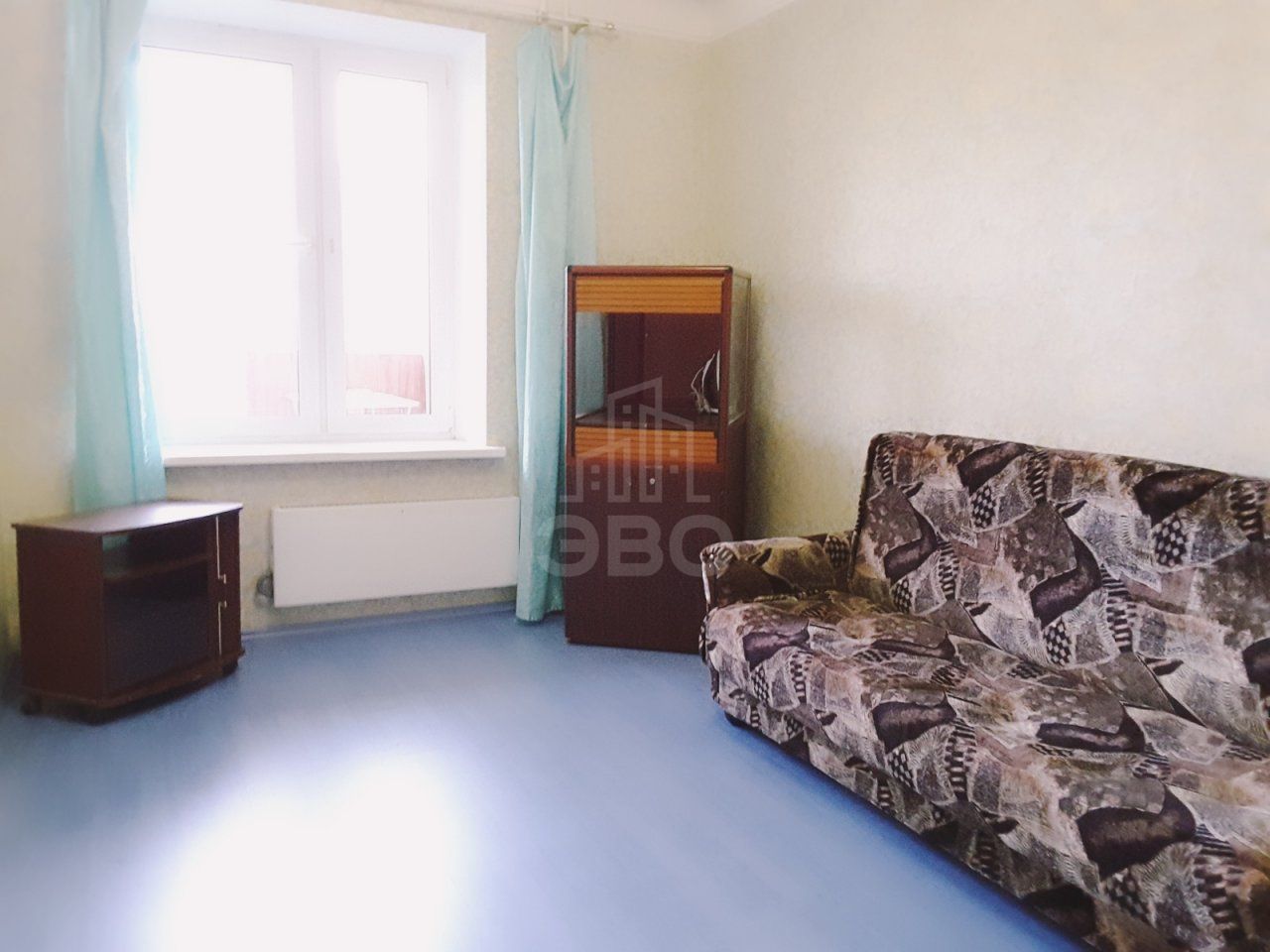 трехкомнатная квартира в Санкт-Петербурге по адресу: Ударников пр-кт., 33