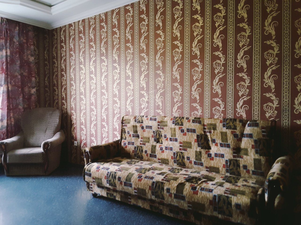 трехкомнатная квартира в Санкт-Петербурге по адресу: Ударников пр-кт., 33