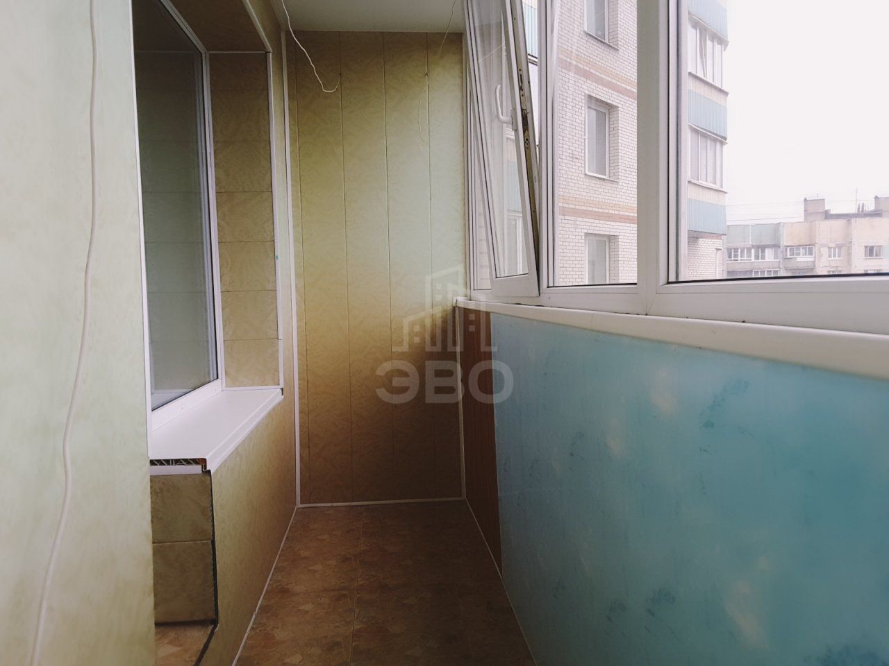 трехкомнатная квартира в Санкт-Петербурге по адресу: Ударников пр-кт., 33