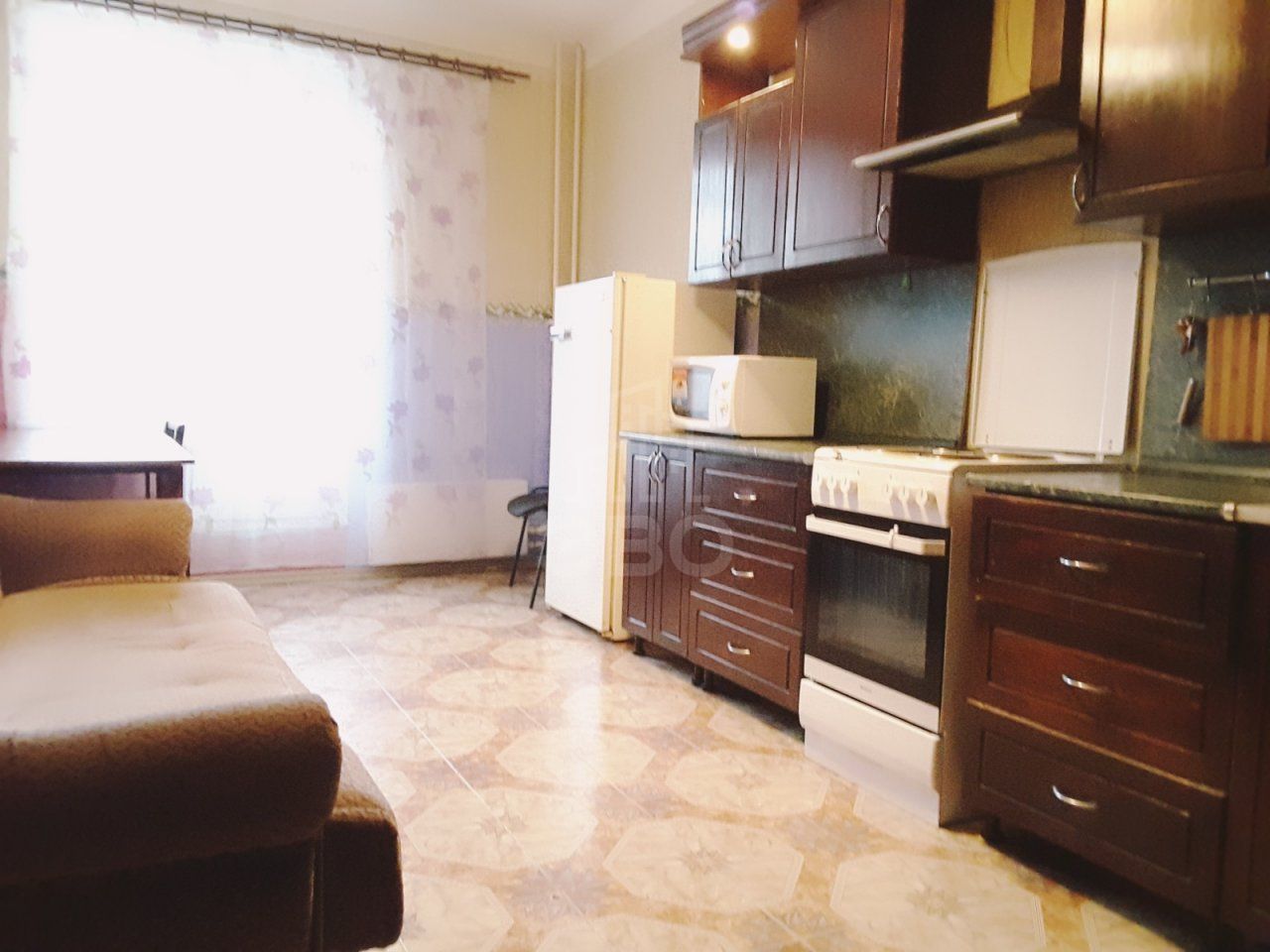 трехкомнатная квартира в Санкт-Петербурге по адресу: Ударников пр-кт., 33