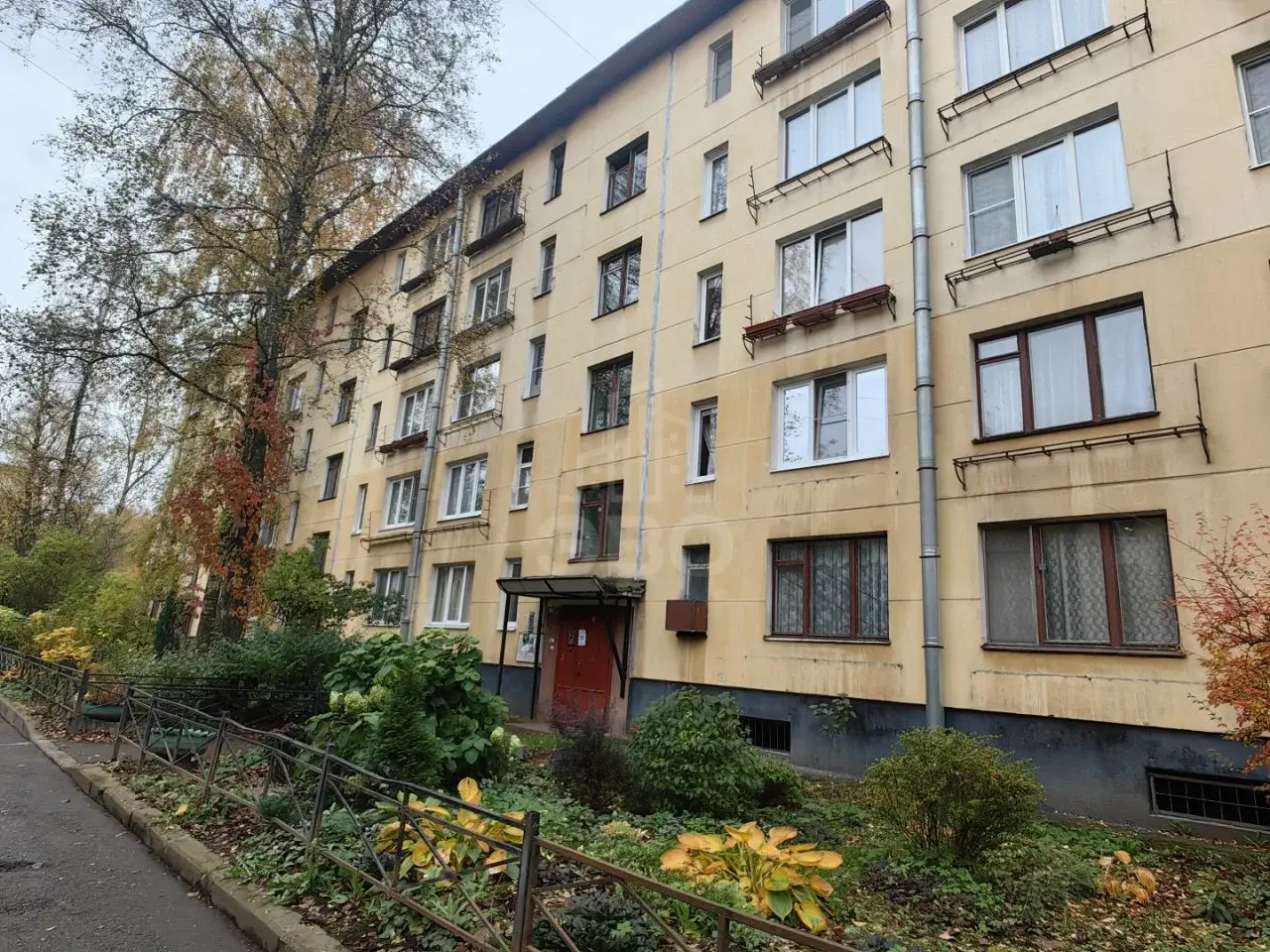 трехкомнатная квартира в Санкт-Петербурге по адресу: Новаторов б-р., 62