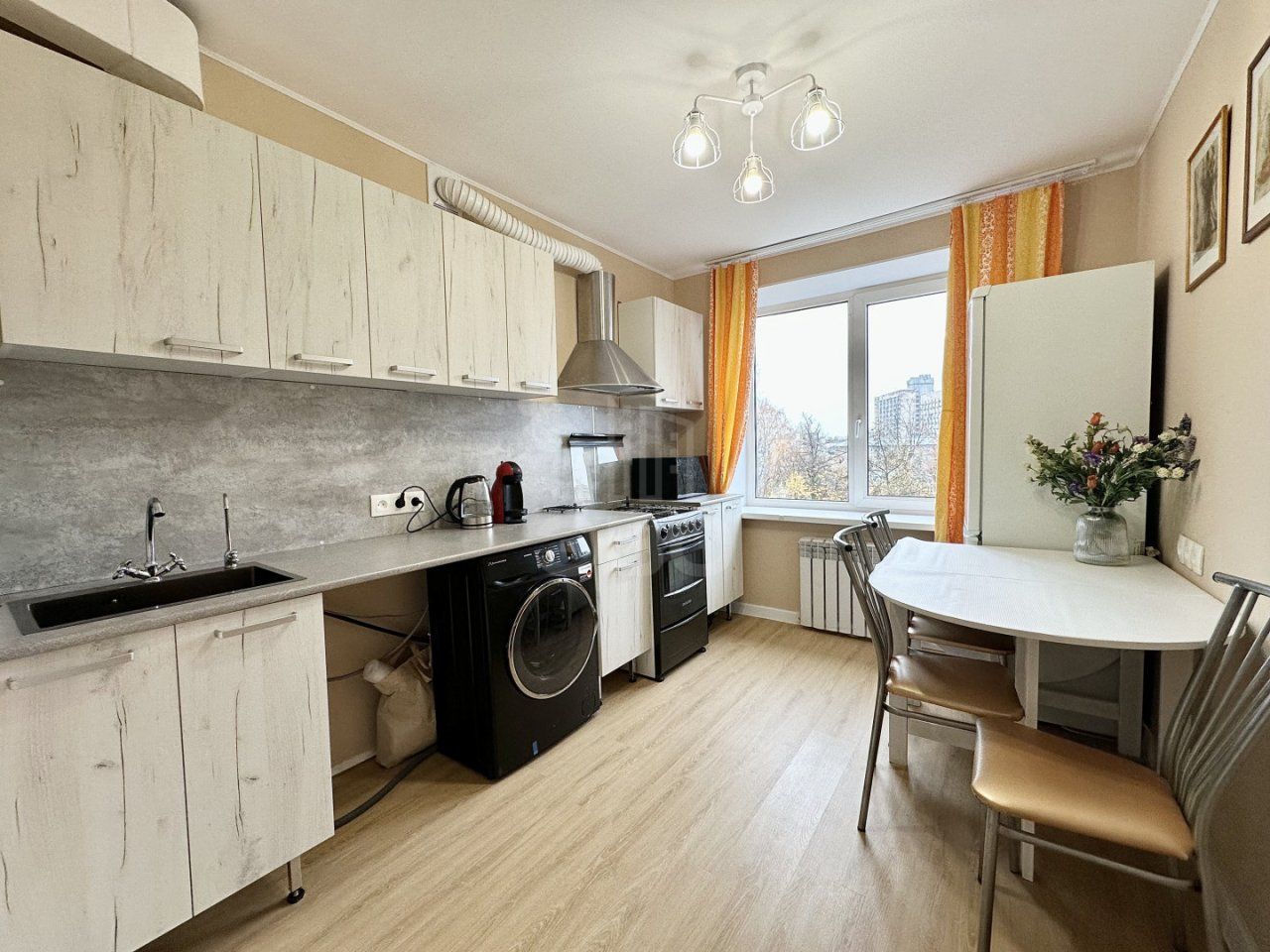 двухкомнатная квартира в Санкт-Петербурге по адресу: 2-й Муринский проспект, 10, к 1