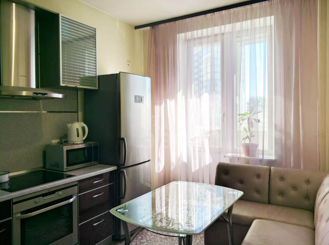 однокомнатная квартира в Санкт-Петербурге по адресу: Славы проспект, 52, к 1