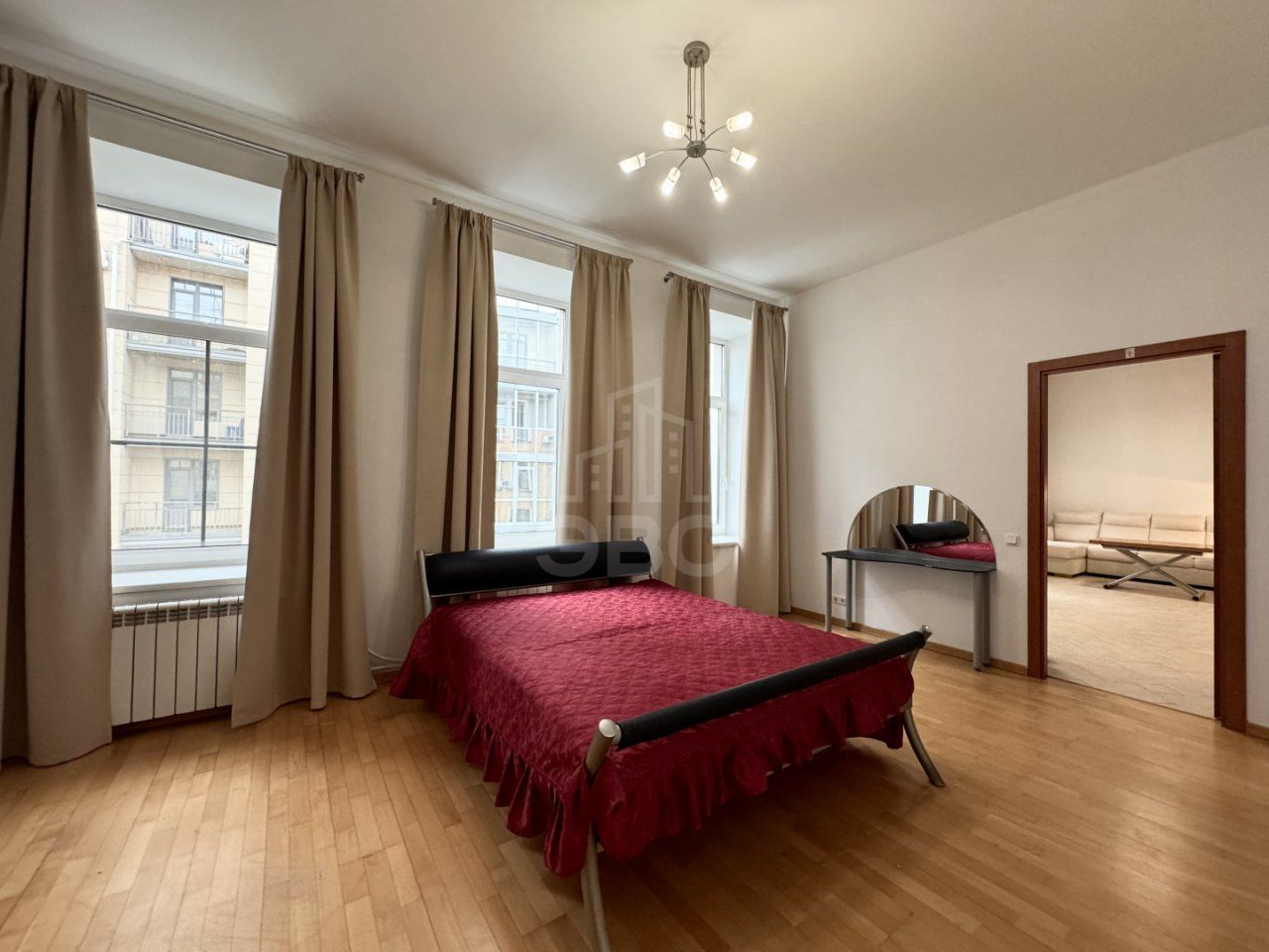 трехкомнатная квартира в Санкт-Петербург по адресу: Реки Карповки наб., 18