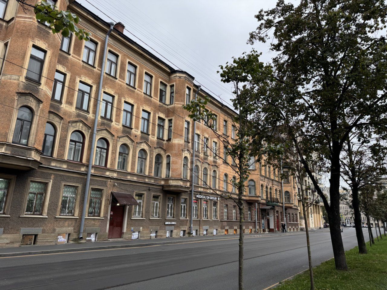 трехкомнатная квартира в Санкт-Петербург по адресу: Реки Карповки наб., 18