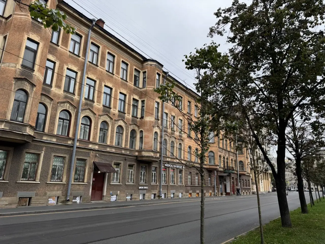 трехкомнатная квартира в Санкт-Петербурге по адресу: Реки Карповки наб., 18