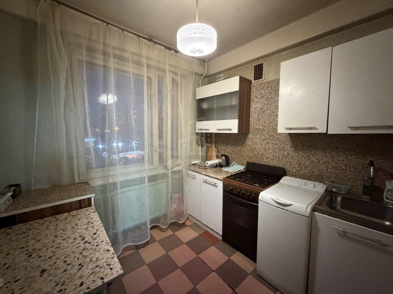 трехкомнатная квартира в Санкт-Петербурге по адресу: Энгельса проспект, 143, к 1