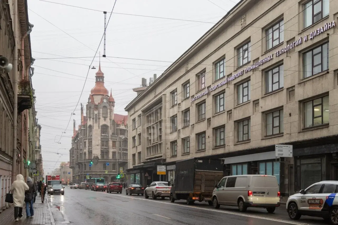 многокомнатная квартира в Санкт-Петербурге по адресу: Вознесенский проспект, 51, литера А