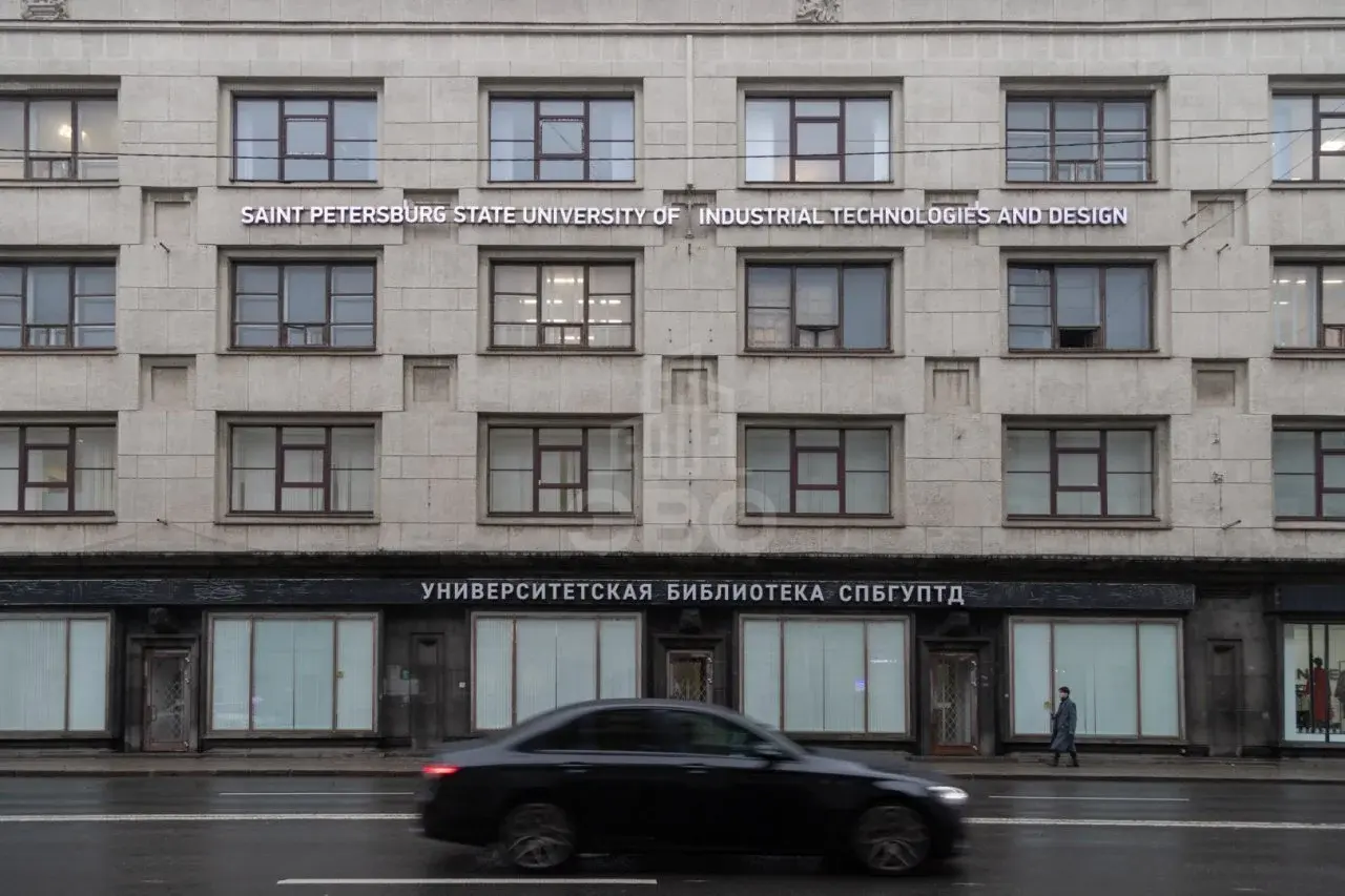 многокомнатная квартира в Санкт-Петербурге по адресу: Вознесенский проспект, 51, литера А
