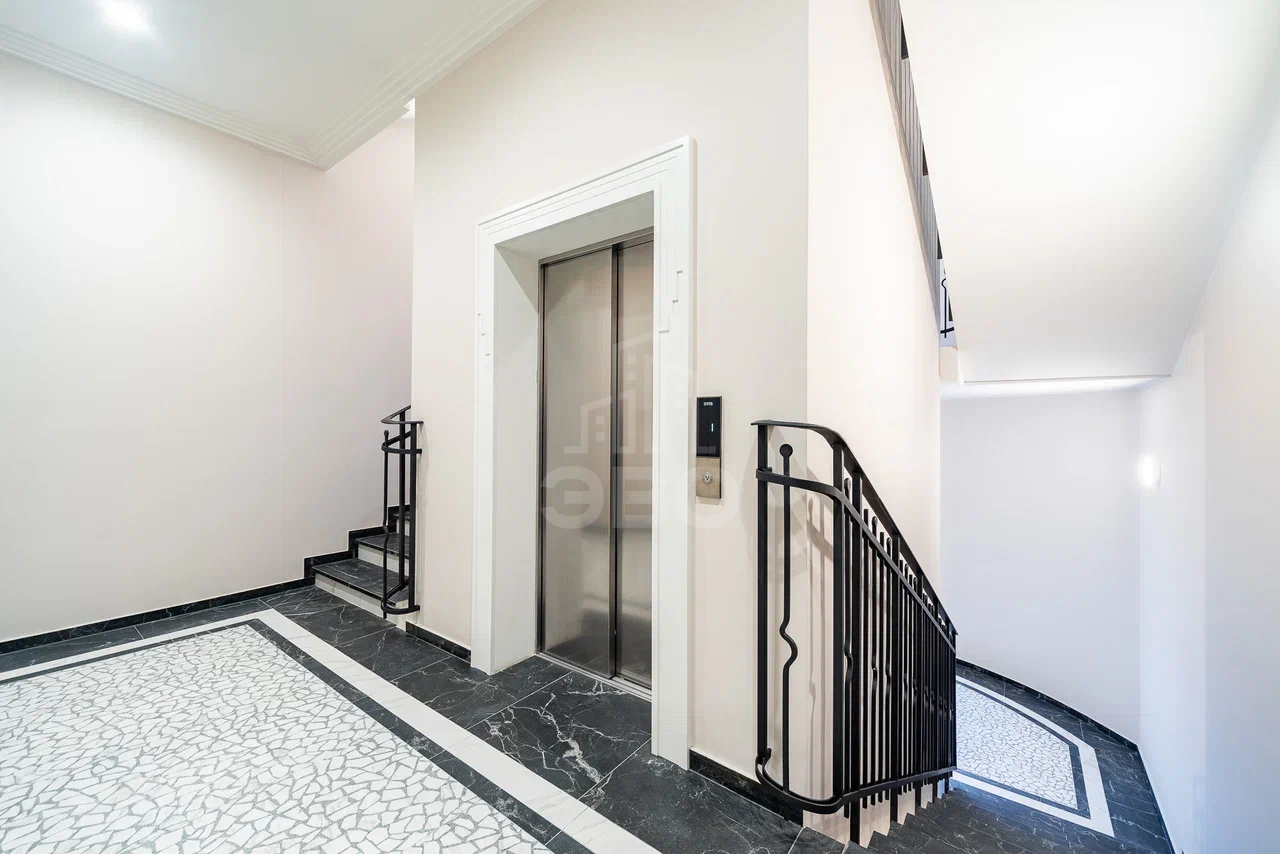 четырехкомнатная квартира в Санкт-Петербург по адресу: Малодетскосельский проспект, 40