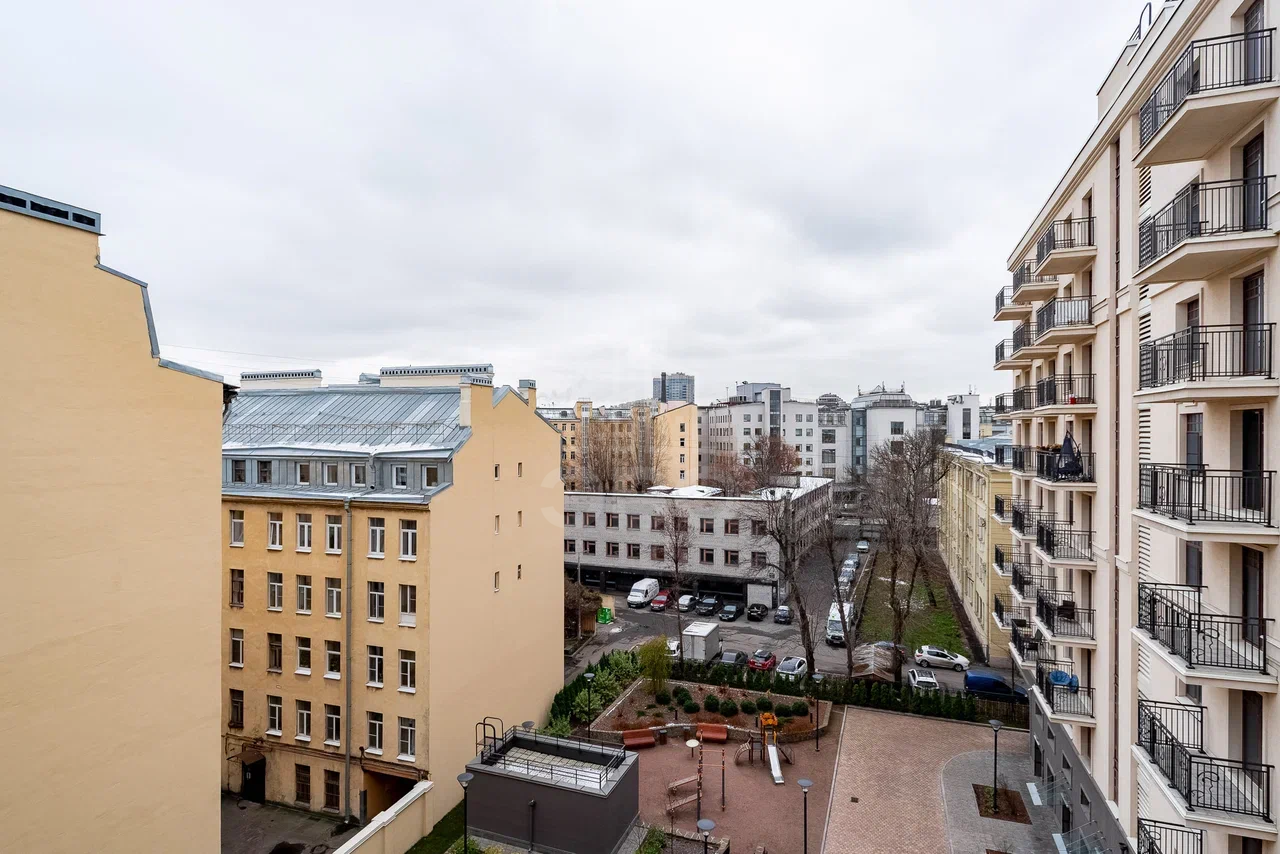 четырехкомнатная квартира в Санкт-Петербург по адресу: Малодетскосельский проспект, 40