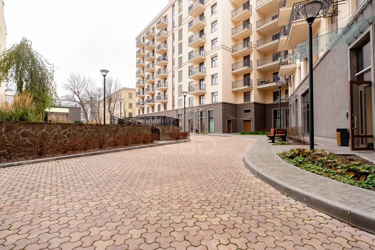 четырехкомнатная квартира в Санкт-Петербург по адресу: Малодетскосельский проспект, 40