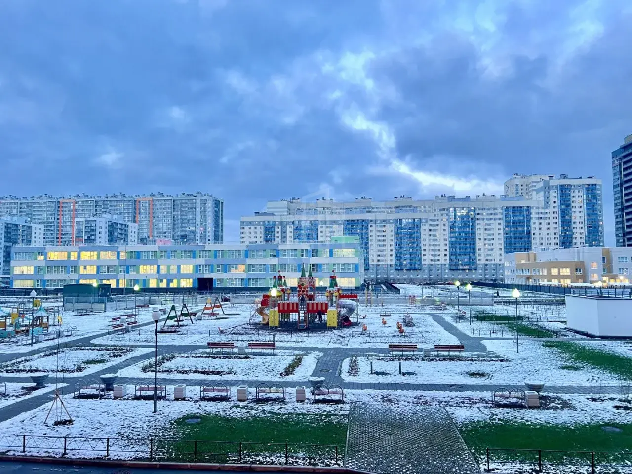 трехкомнатная квартира в Санкт-Петербурге по адресу: Ленинский проспект, 68, строение 1
