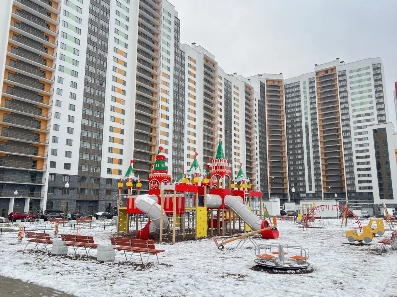 трехкомнатная квартира в Санкт-Петербурге по адресу: Ленинский проспект, 68, строение 1