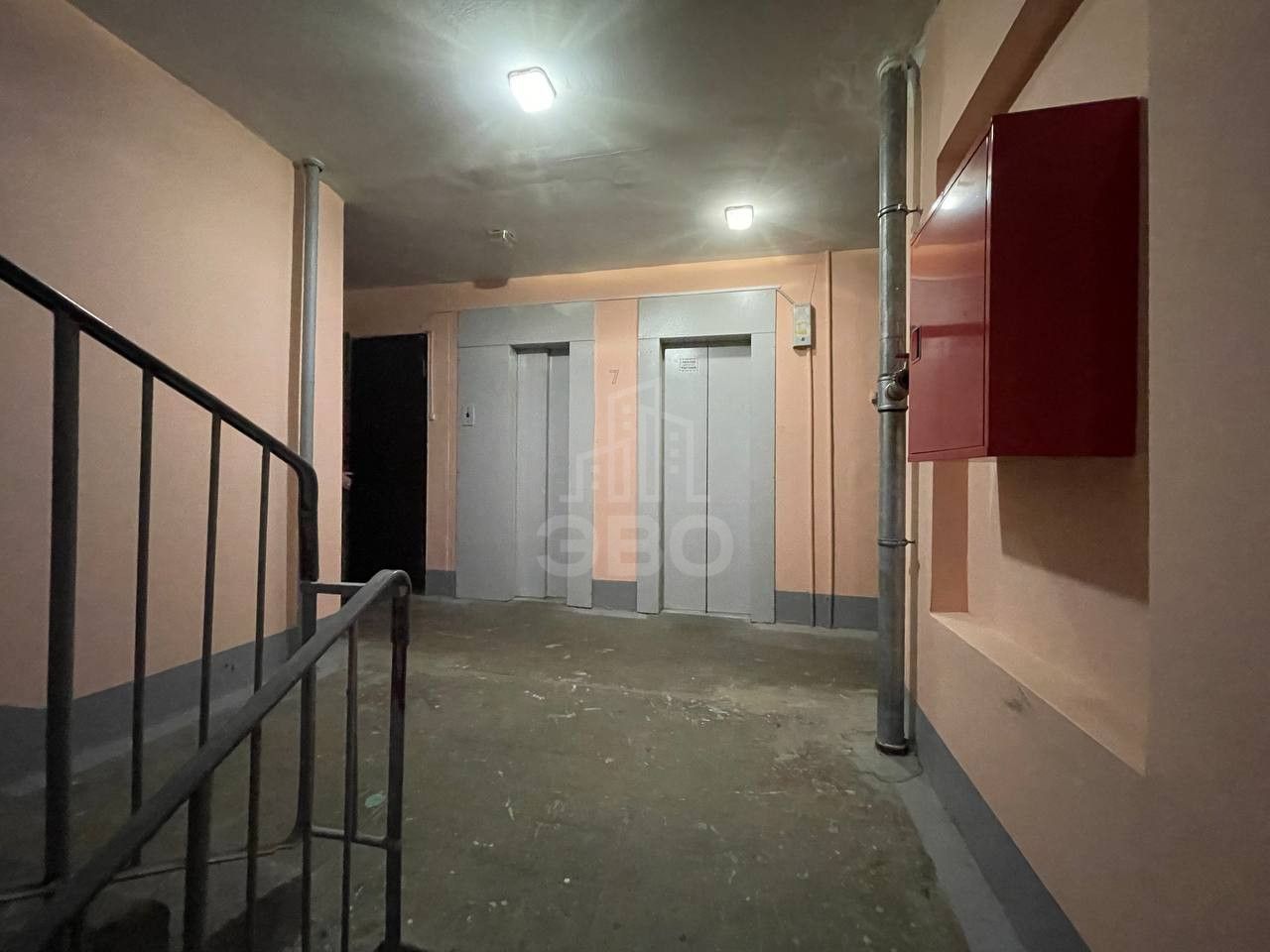 трехкомнатная квартира в Санкт-Петербурге по адресу: Стачек проспект, 105, к к2Ж