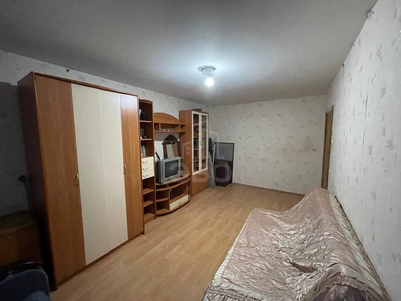 трехкомнатная квартира в Санкт-Петербурге по адресу: Стачек проспект, 105, к к2Ж